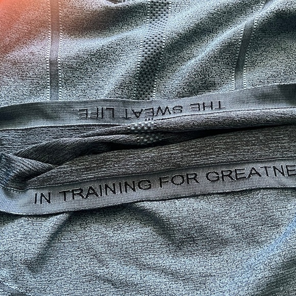 Lululemon Swiftly Tech Short Sleeve Crew Black / Desert Teal Size 8 - Picture 7 of 7